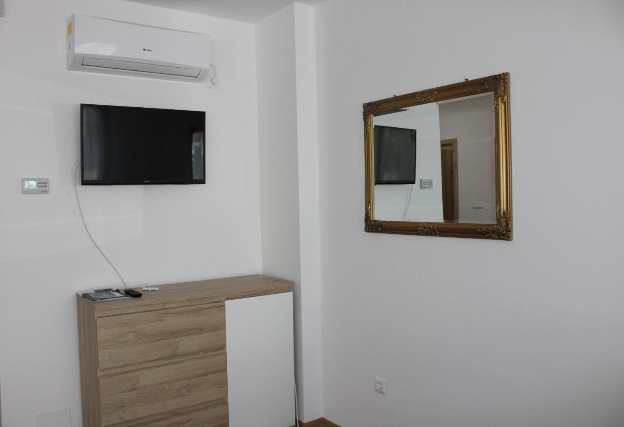 Appartamento Nella Apartman Siófok Esterno foto